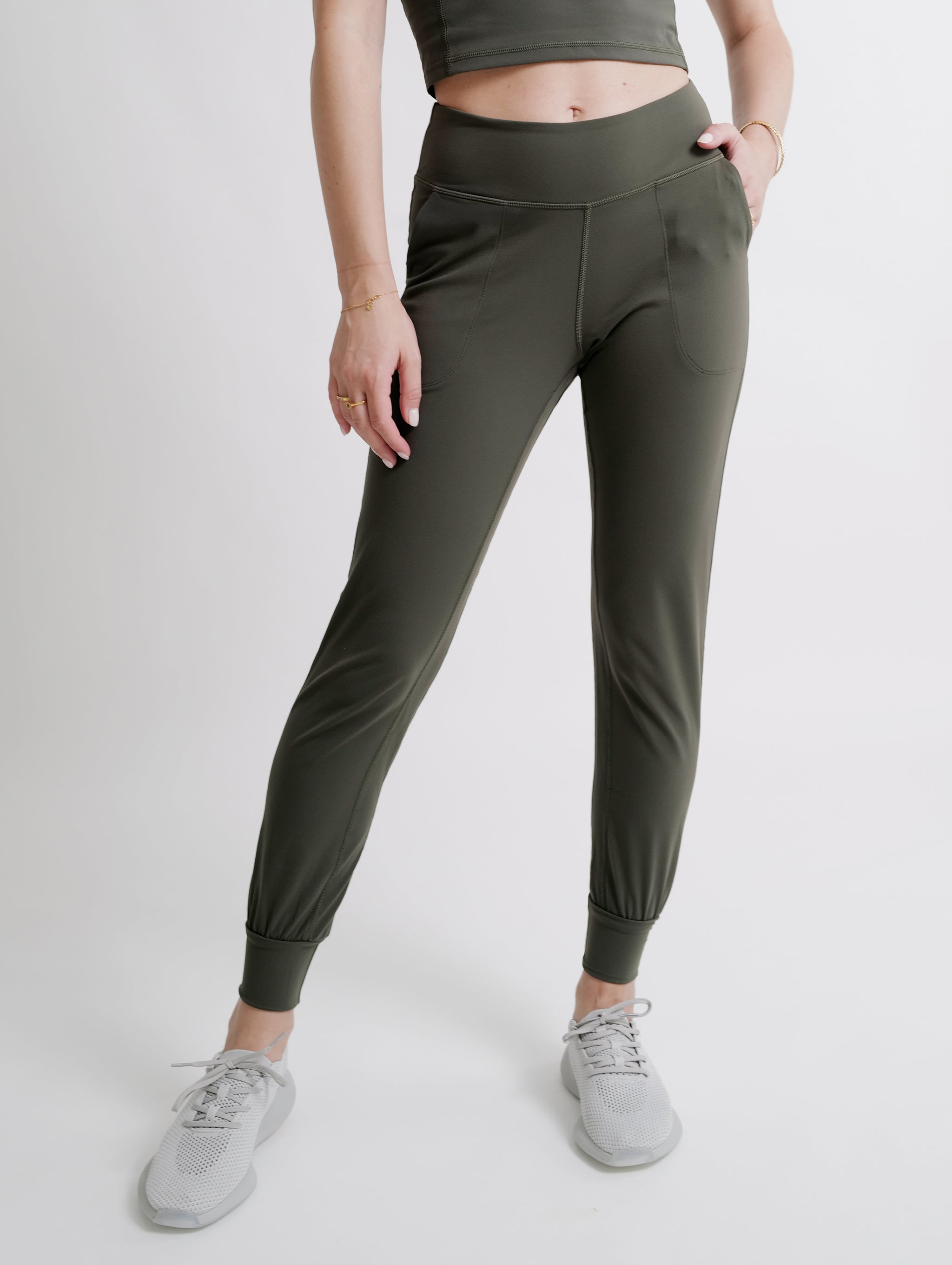 SoftTech Jogger · Olive Green – SIVA ACTIVE
