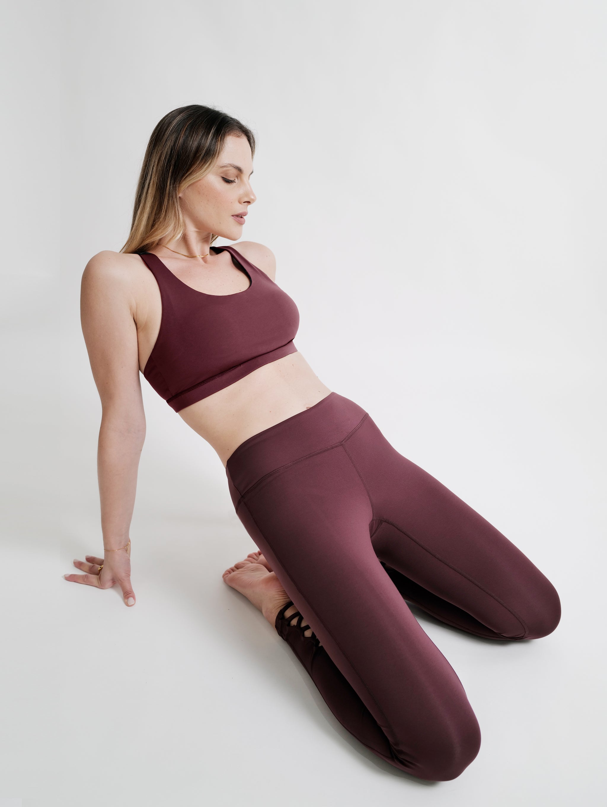SilkyMove Criss Cross Legging - Cherry Red – SIVA ACTIVE